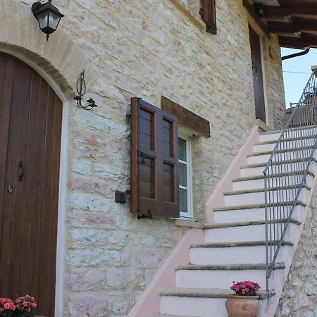 B&B Il Poggetto Serra SantʼAbbondio Exterior foto