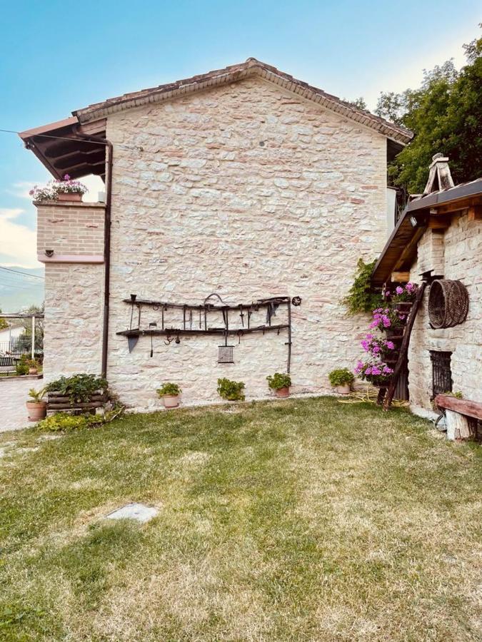 B&B Il Poggetto Serra SantʼAbbondio Exterior foto